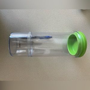 Food storage container